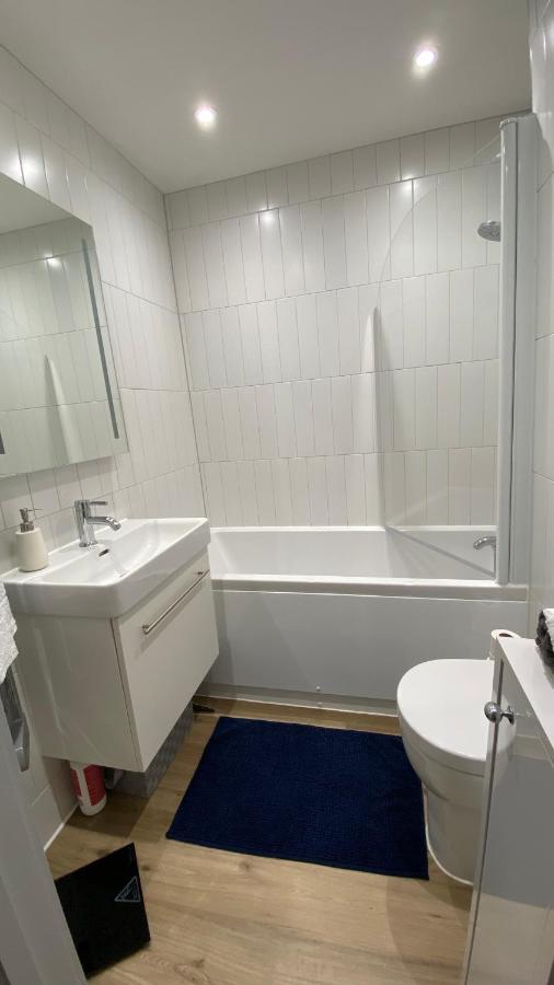 Modern Central Flat With Balcony & Free Parking On-Site Bournemouth Kültér fotó