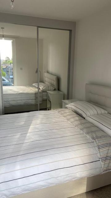 Modern Central Flat With Balcony & Free Parking On-Site Bournemouth Kültér fotó